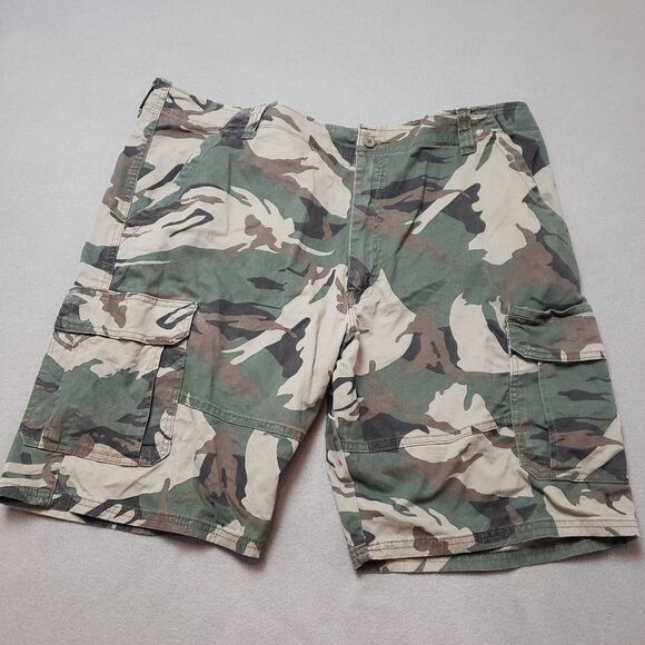 WRANGLER AUTHENTICS ▪︎ Camo Cargo Short▪︎ Pockets ▪︎ Size 42 - Picture 1 of 7